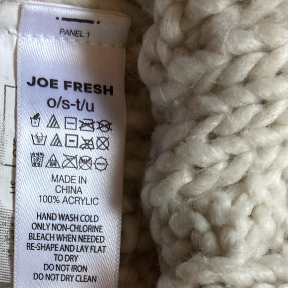 Joe Fresh Cable Knit PomPom Toque - Picture 2 of 2